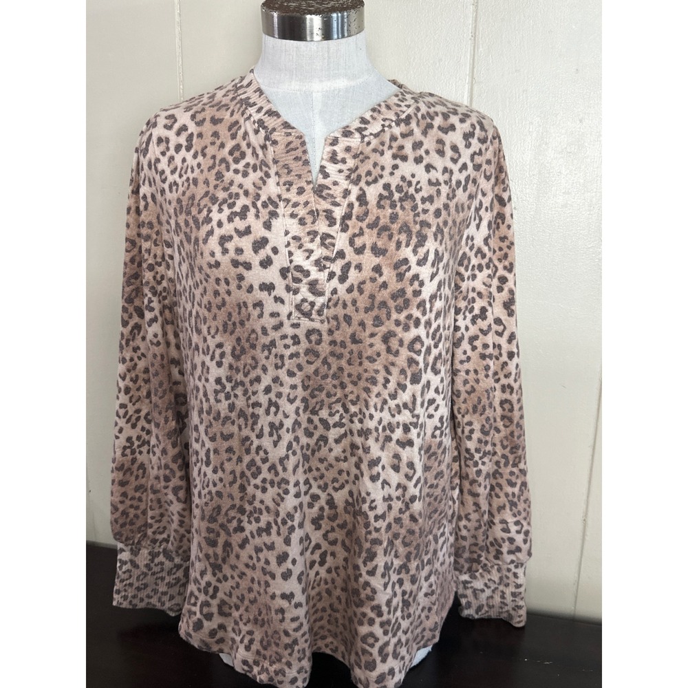 Buffalo David Bitton Womens V-Neck Top Mellow Leo Leopard Print Large 1905327